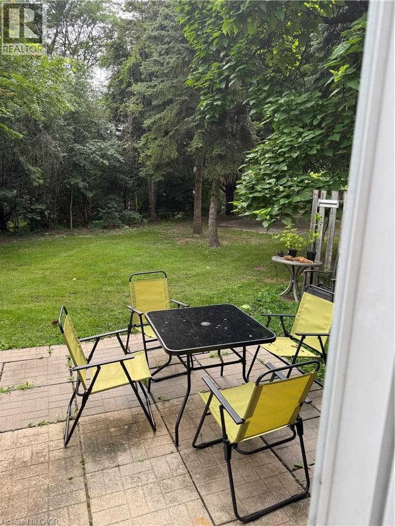 Single Family at 7- 639 ALBERT Street, Waterloo, Ontario - Photo 8 - RE/MAX Garden City Realty