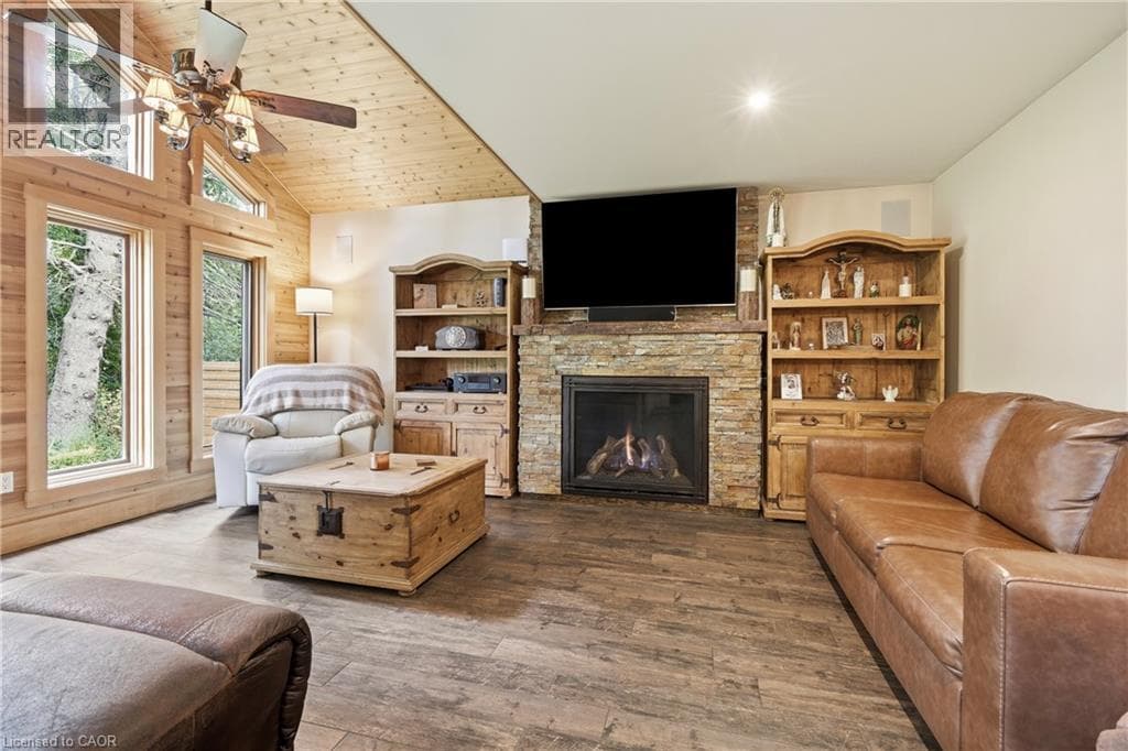 Single Family at 617 CHAPIN Parkway, Fort Erie, Ontario - Photo 6 - RE/MAX Garden City Realty