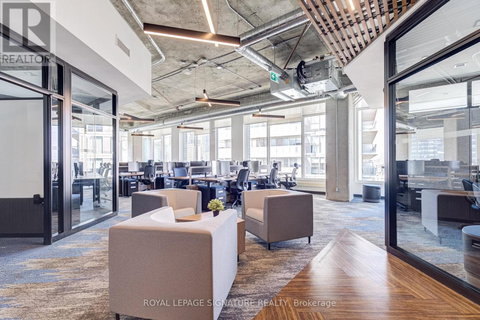 1300- 130 Queens Quay