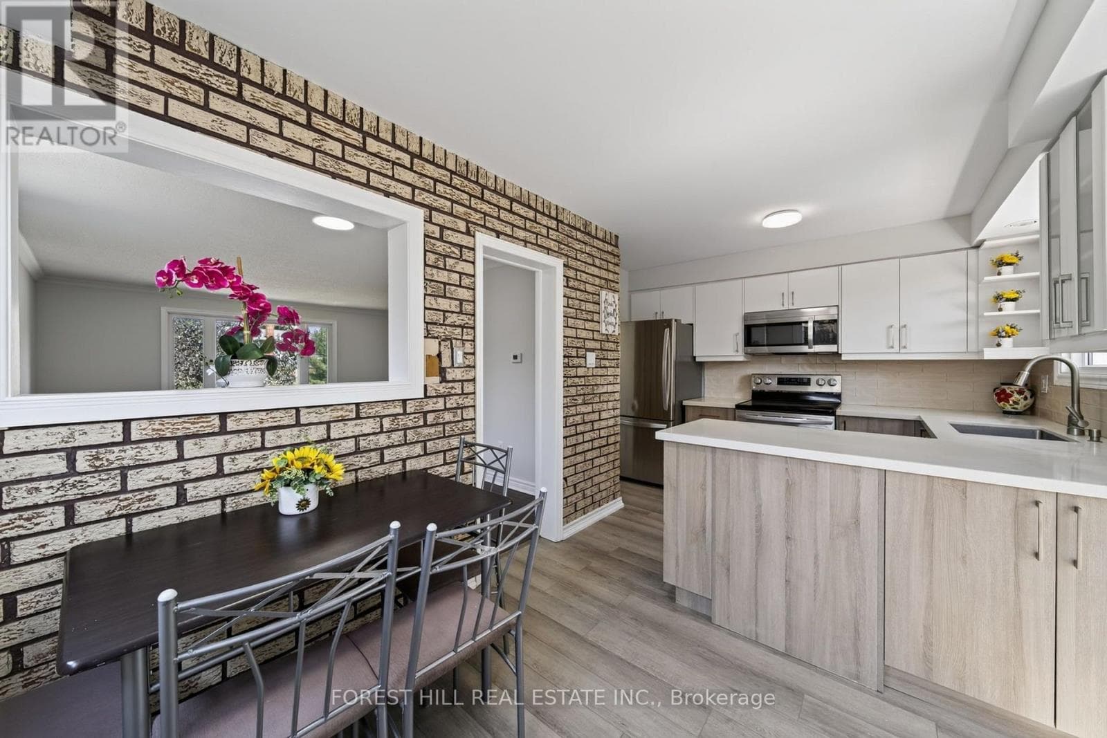 Single Family at 63 Springdale Drive, Barrie (Cundles East), Ontario - Photo 6 - RE/MAX Garden City Realty