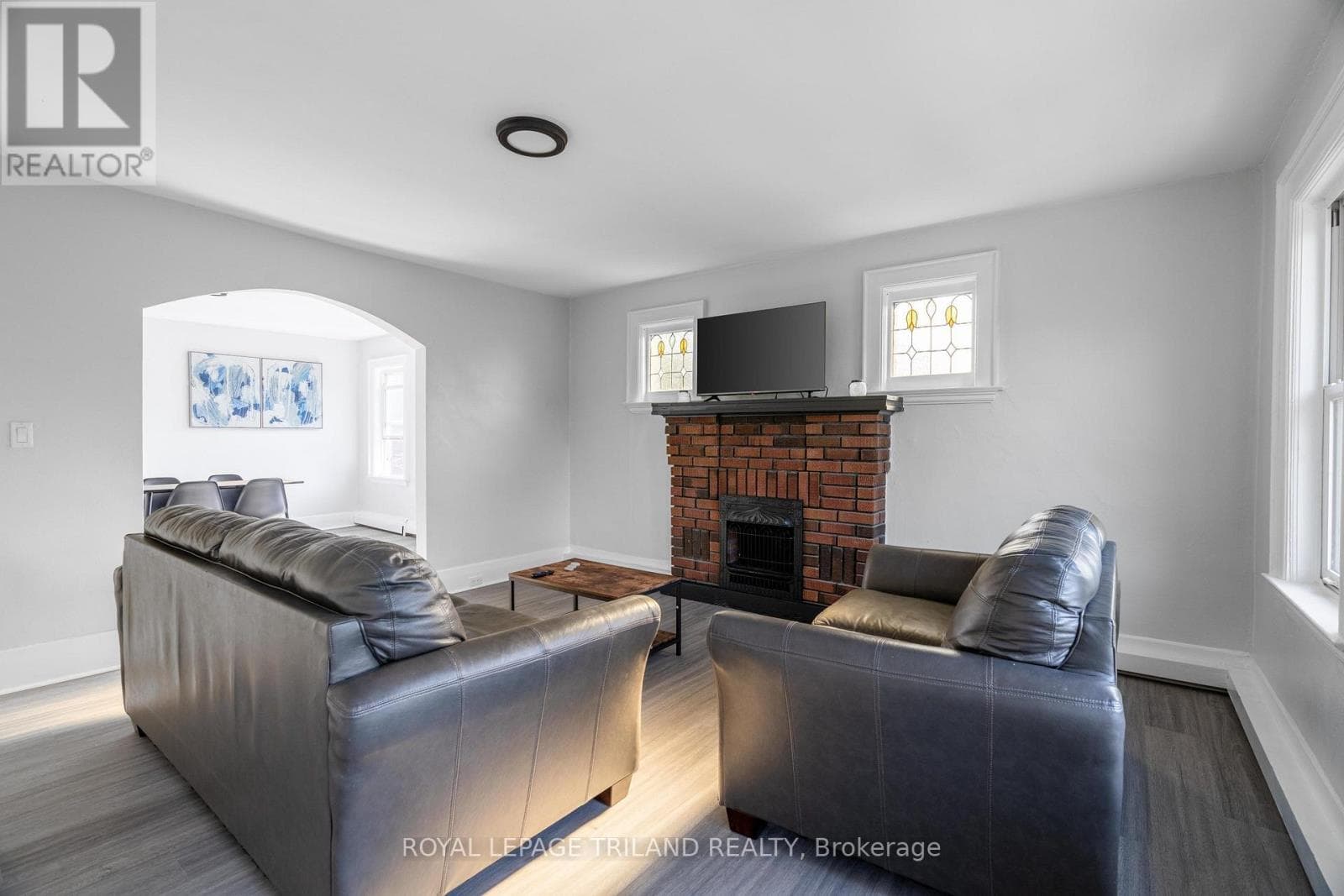 Multi-family at 9- 425 Mckenzie Avenue, London South (South F), Ontario - Photo 3 - RE/MAX Garden City Realty
