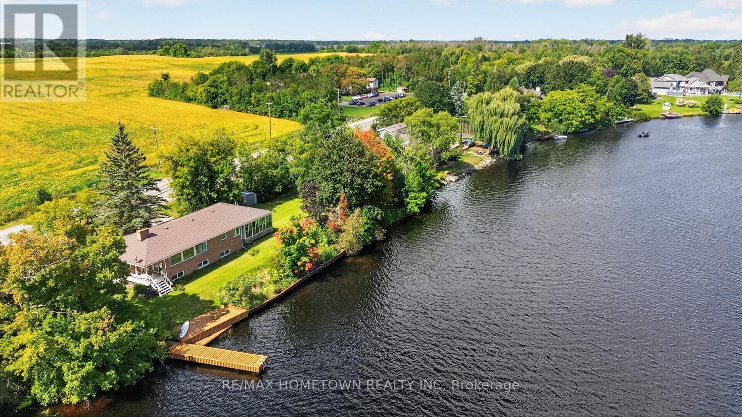5873 Rideau Valley Drive