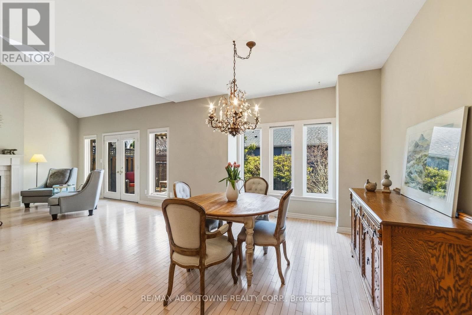 Single Family at 12- 575 Simcoe Street, Niagara-on-the-Lake (Town), Ontario - Photo 8 - RE/MAX Garden City Realty