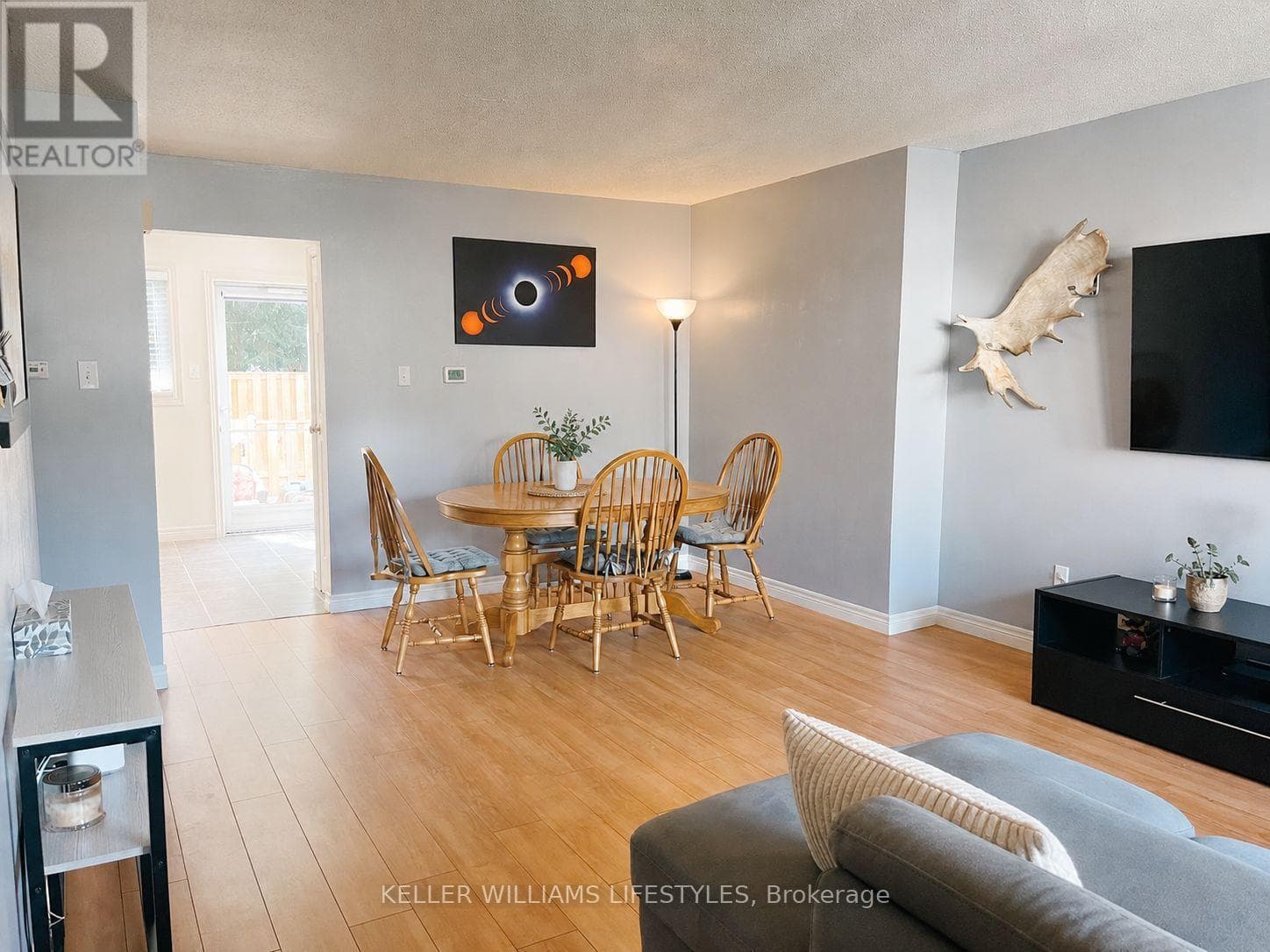 Single Family at 46- 700 EXETER Road, London South (South X), Ontario - Photo 2 - RE/MAX Garden City Realty