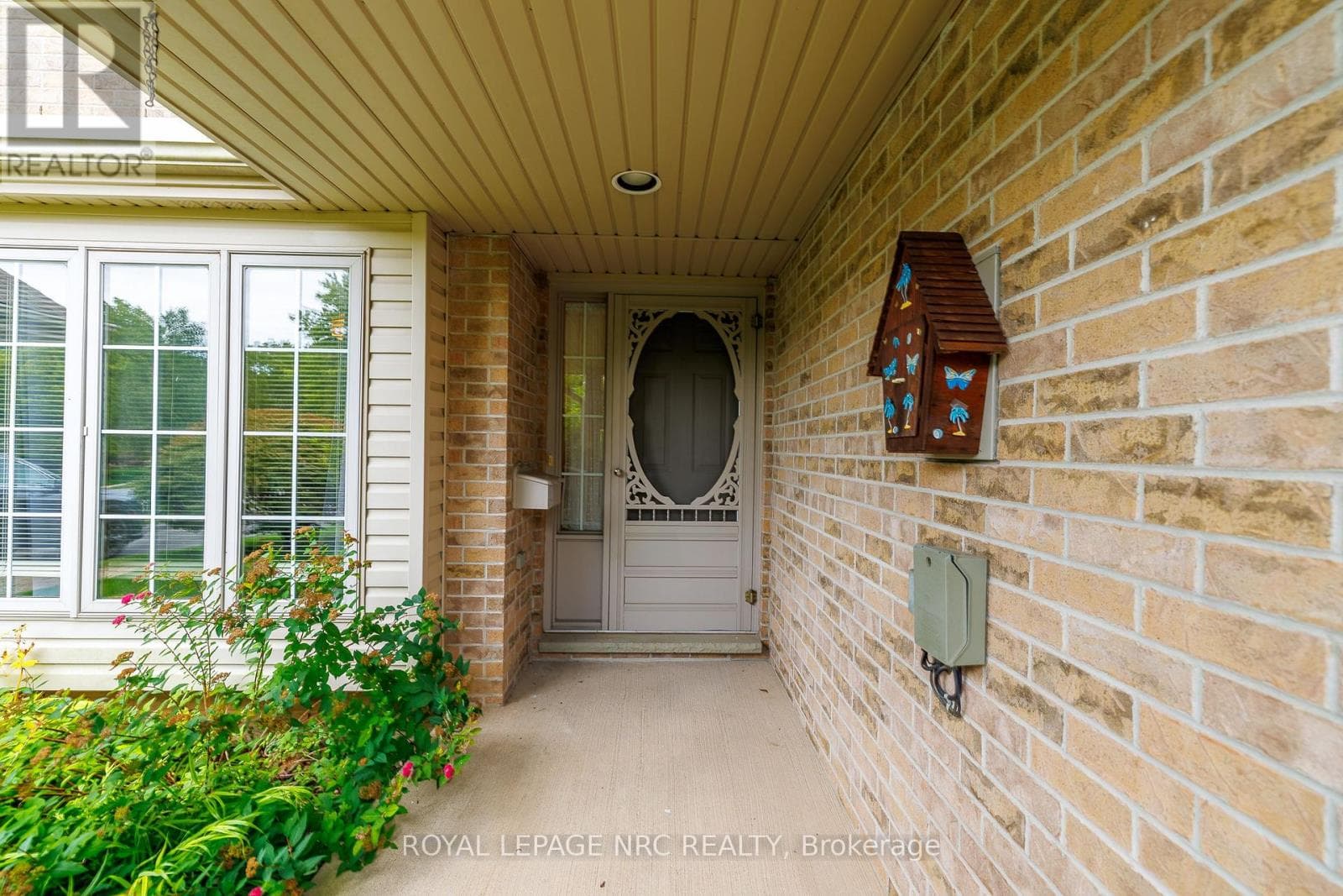 Single Family at 178 BECKETT Crescent, Pelham (Fonthill), Ontario - Photo 6 - RE/MAX Garden City Realty