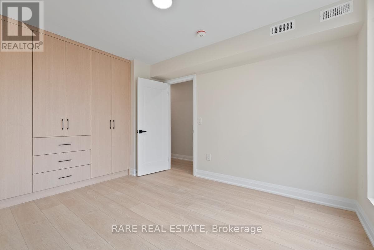 Single Family at 1- 191 Gledhill Avenue, Toronto (Woodbine-Lumsden), Ontario - Photo 4 - RE/MAX Garden City Realty