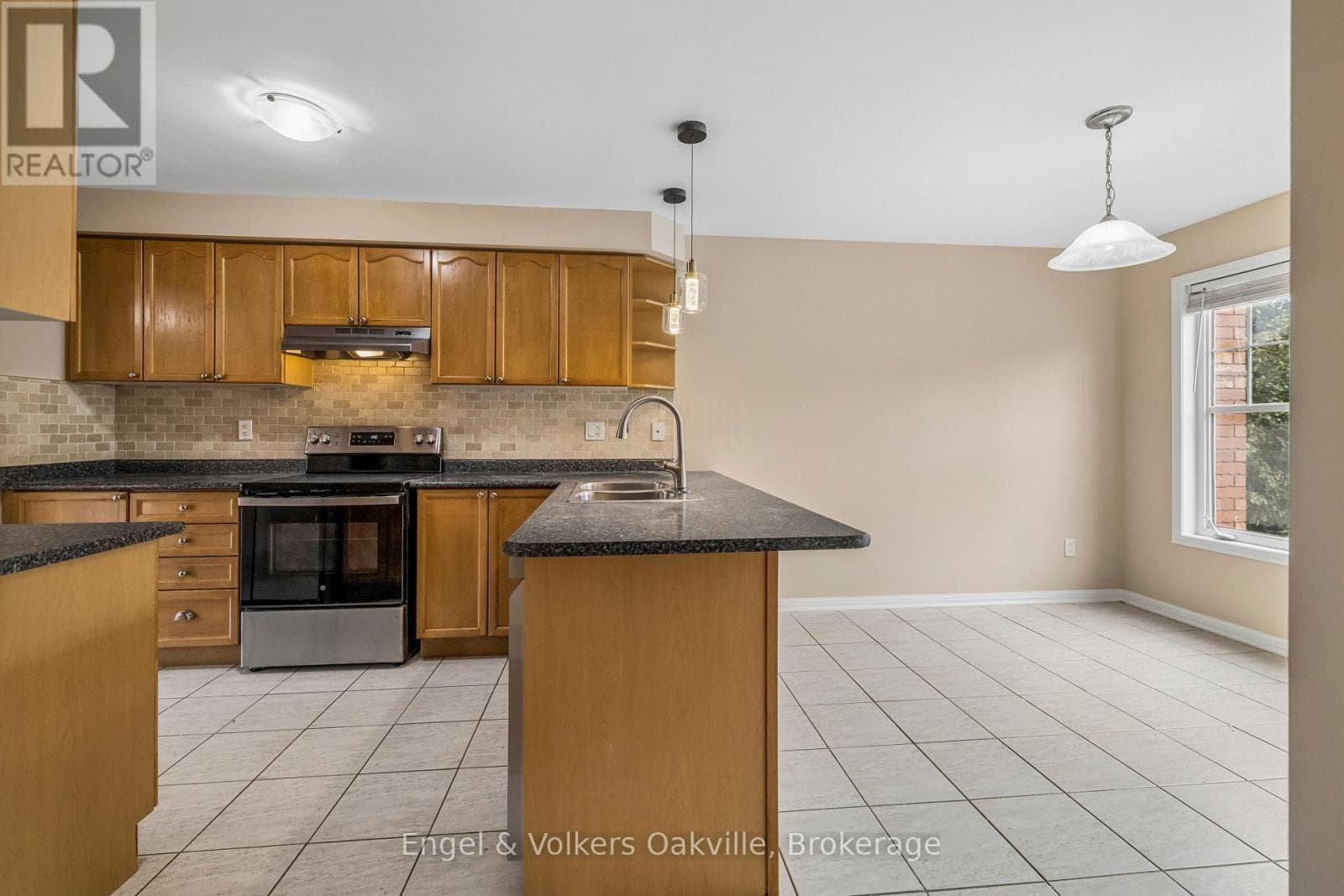 Single Family at 2408 Coho Way, Oakville (WM Westmount), Ontario - Photo 8 - RE/MAX Garden City Realty