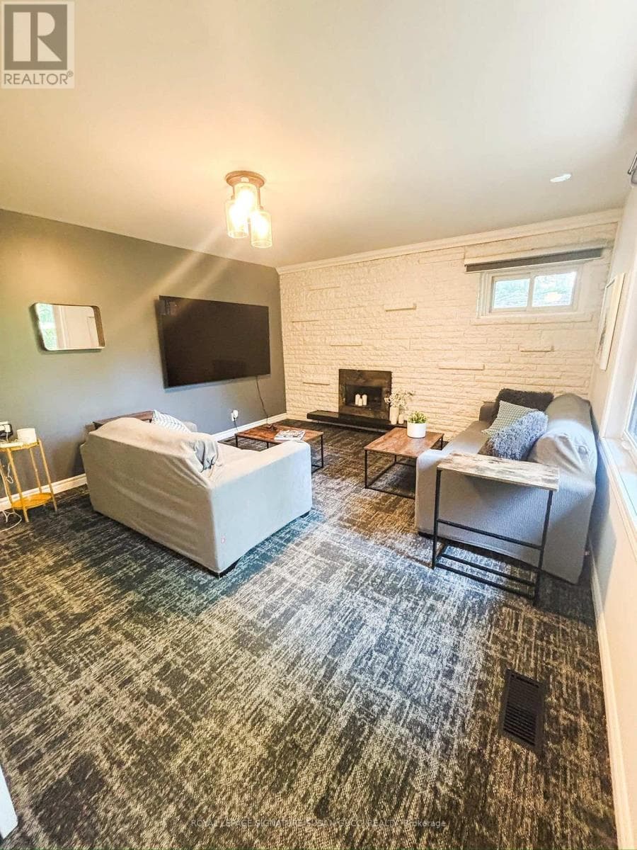 Single Family at 231 Chisholm Avenue, Toronto (Woodbine-Lumsden), Ontario - Photo 7 - RE/MAX Garden City Realty