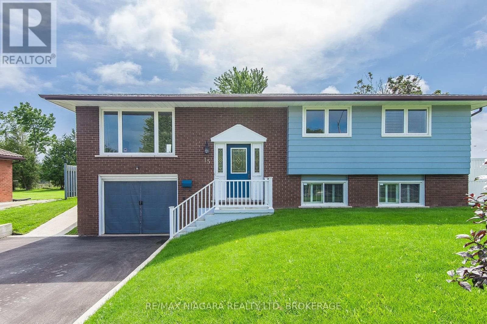 Single Family at 15 Windsor Terrace, Port Colborne (Main Street), Ontario - Photo 2 - RE/MAX Garden City Realty