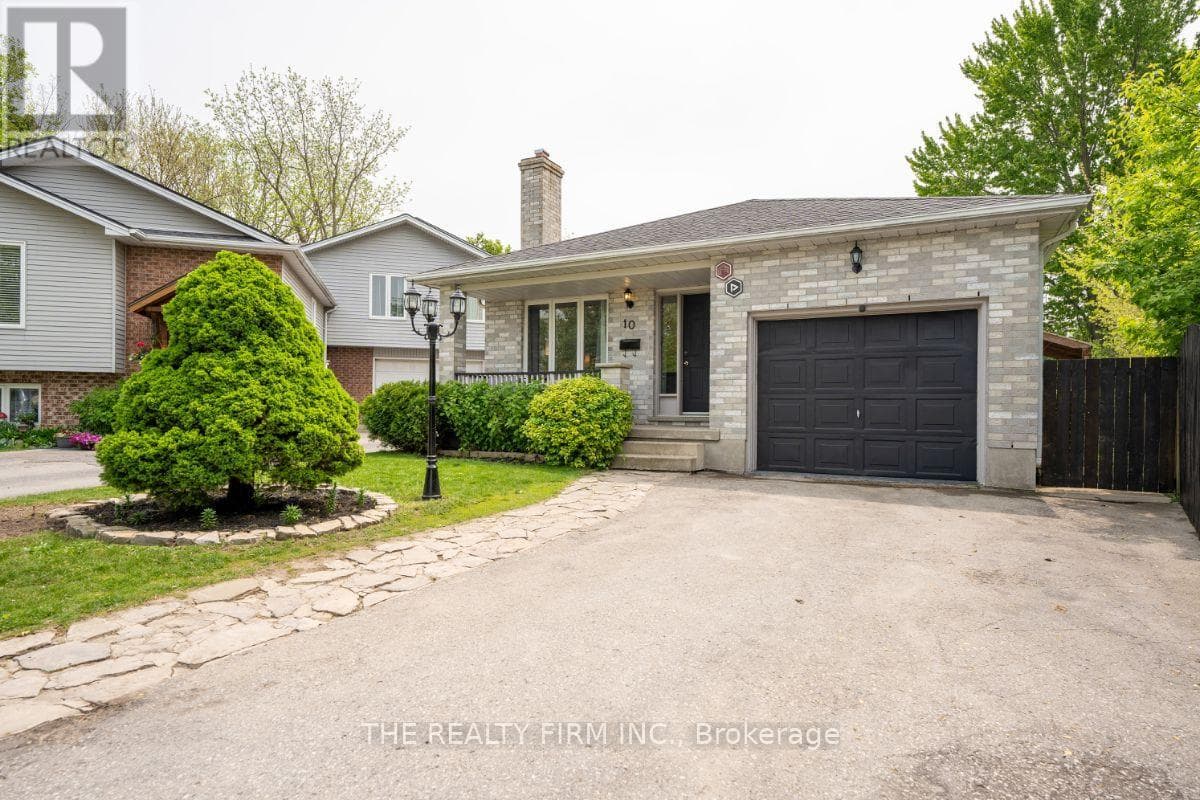 Single Family at 10 Lisa Court, London East (East L), Ontario - Photo 5 - RE/MAX Garden City Realty