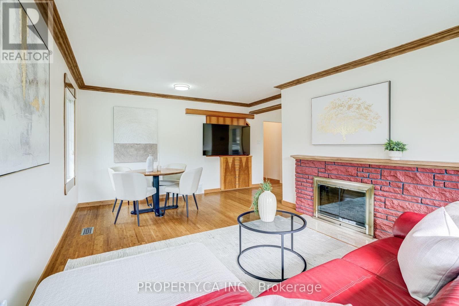 Single Family at 11 Barnsley Court, Toronto (Wexford-Maryvale), Ontario - Photo 7 - RE/MAX Garden City Realty