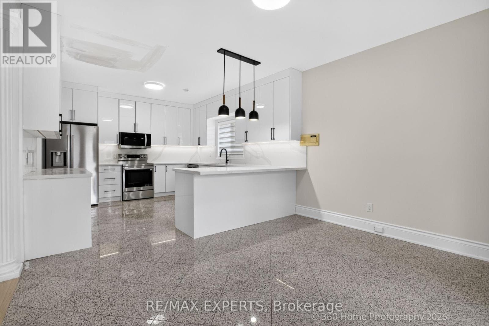 Single Family at 38A Marcia Avenue, Toronto (Yorkdale-Glen Park), Ontario - Photo 9 - RE/MAX Garden City Realty