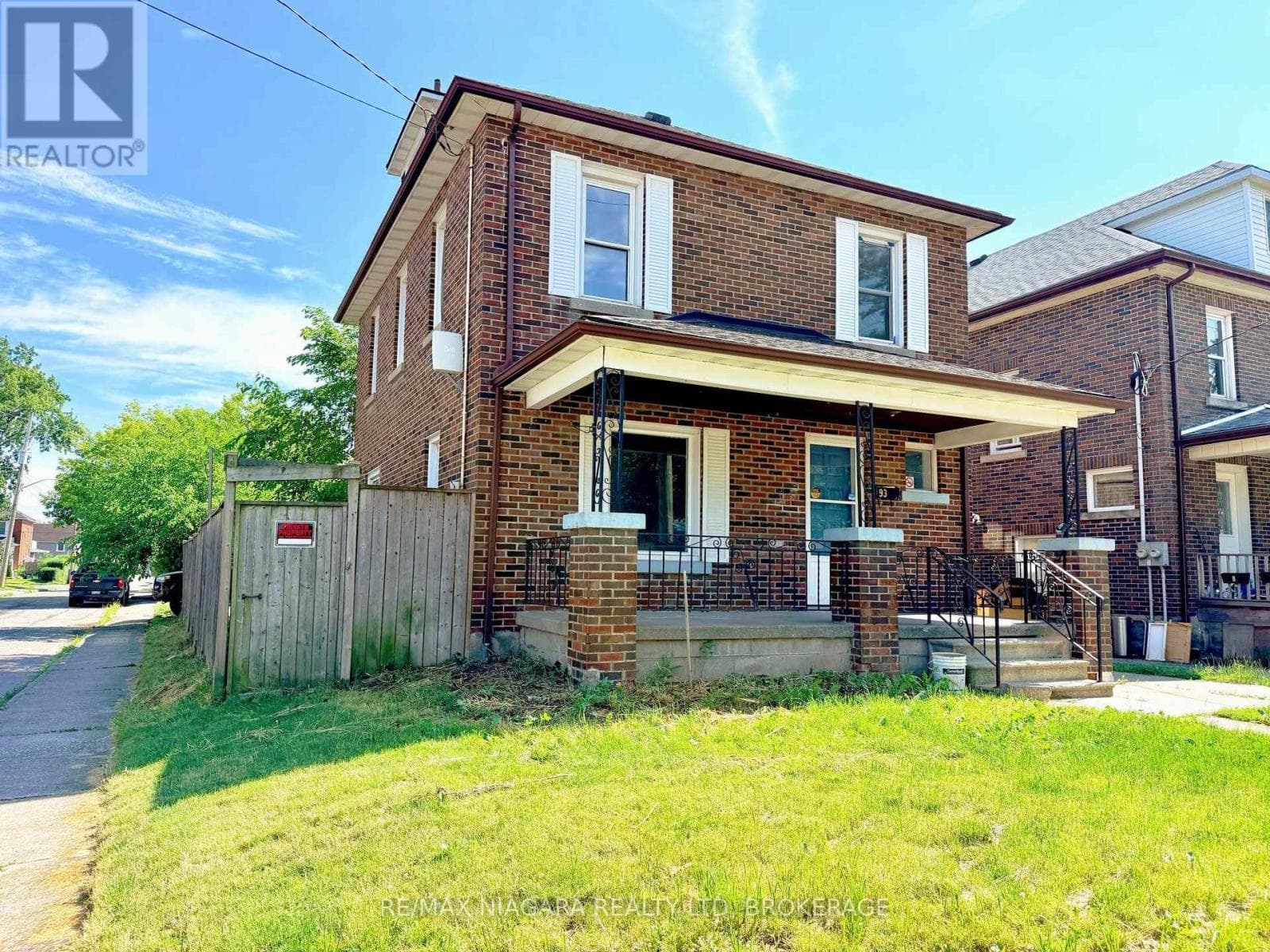 Single Family at 93 State Street, Welland (Welland Downtown), Ontario - Photo 2 - RE/MAX Garden City Realty