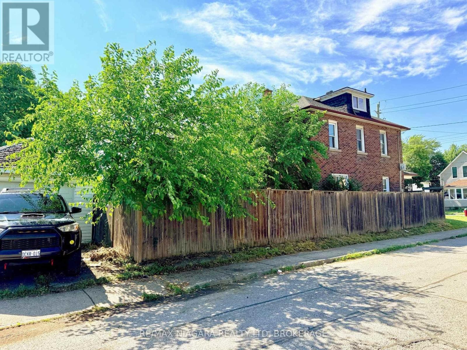 Single Family at 93 State Street, Welland (Welland Downtown), Ontario - Photo 3 - RE/MAX Garden City Realty