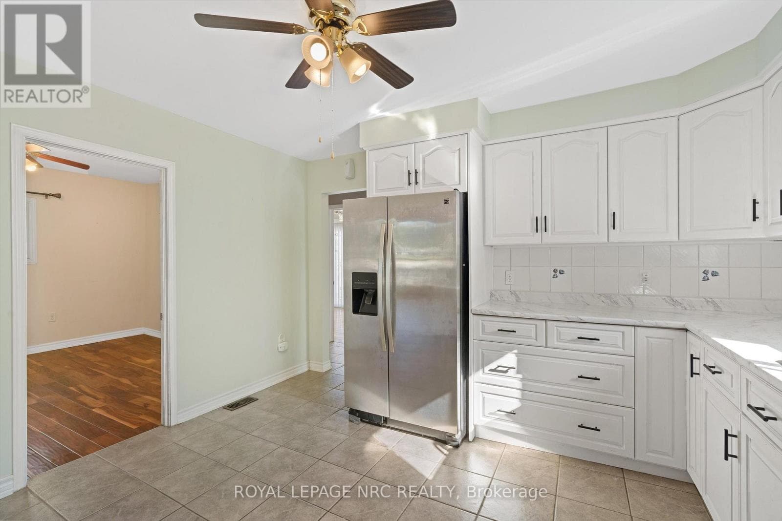 Single Family at 370 Dieppe Street, Welland (Lincoln/Crowland), Ontario - Photo 9 - RE/MAX Garden City Realty