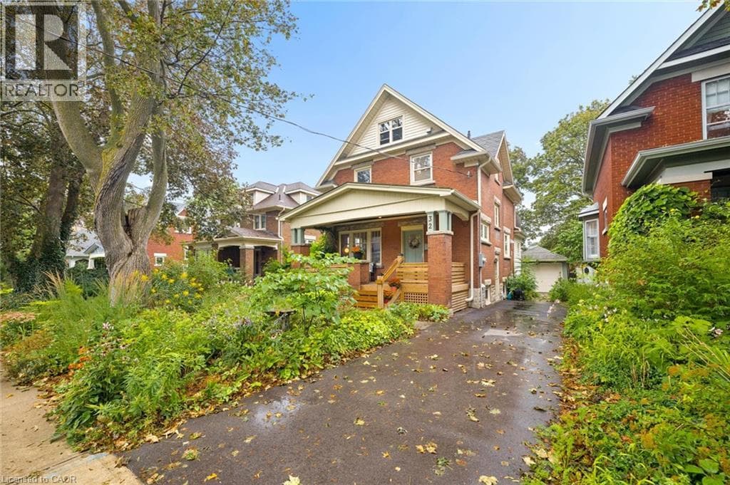 Single Family at 32 MARY Street, Kitchener, Ontario - Photo 2 - RE/MAX Garden City Realty
