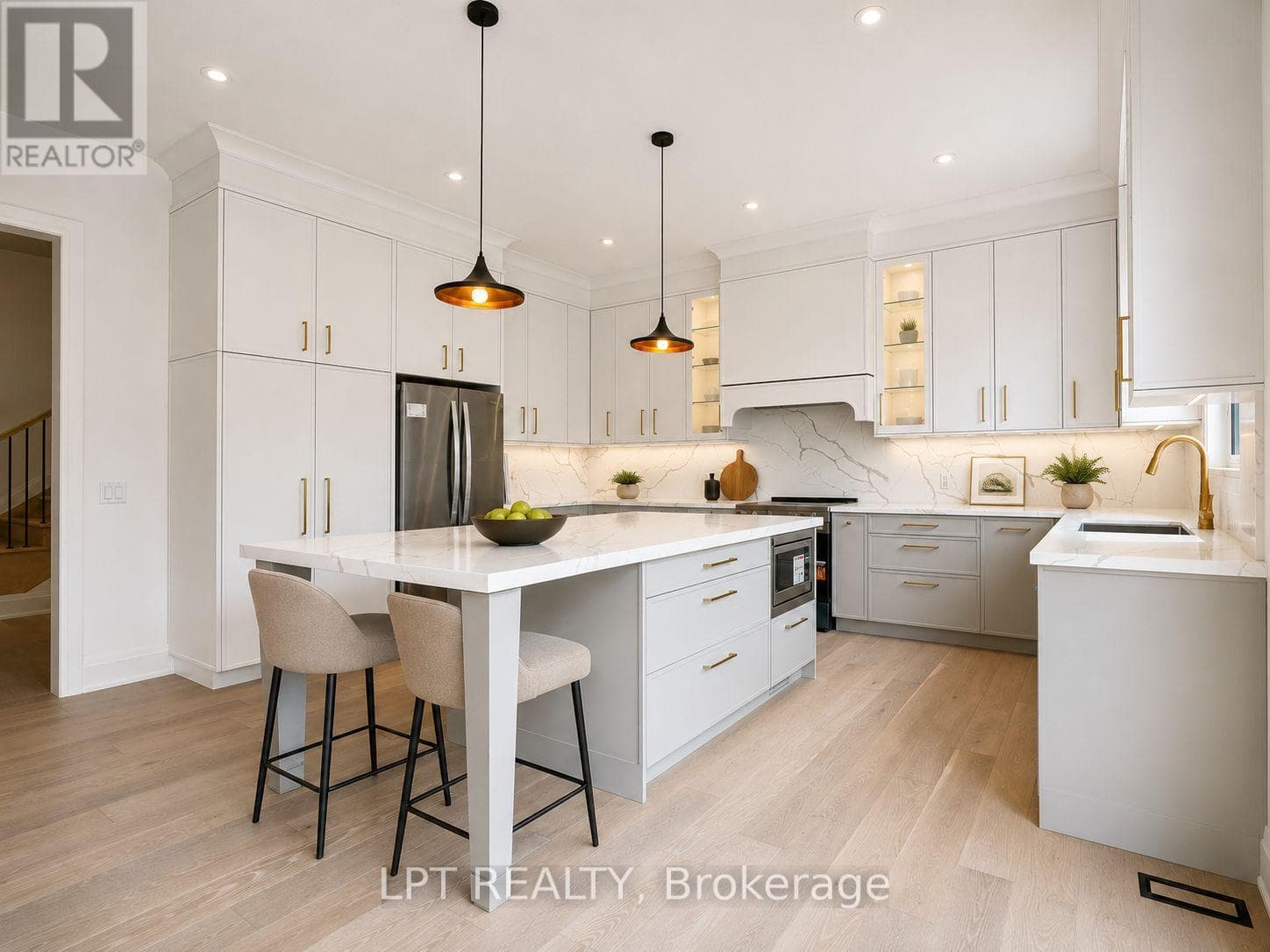 3 Richmond Park Drive