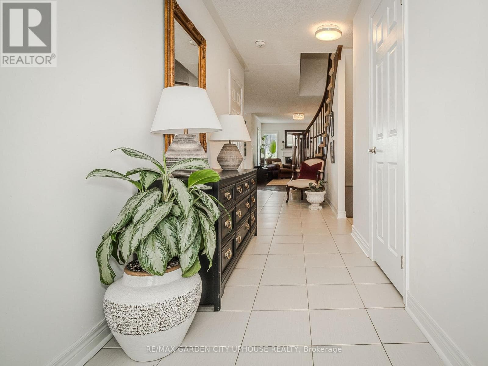 Single Family at 54 Keith Crescent, Niagara-on-the-Lake (Glendale), Ontario - Photo 3 - RE/MAX Garden City Realty
