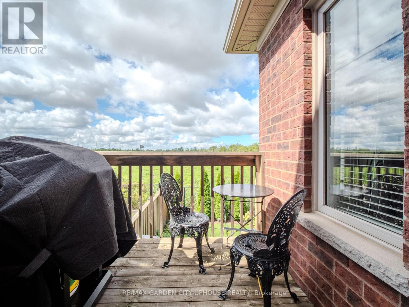 Single Family at 54 Keith Crescent, Niagara-on-the-Lake (Glendale), Ontario - Photo 8 - RE/MAX Garden City Realty