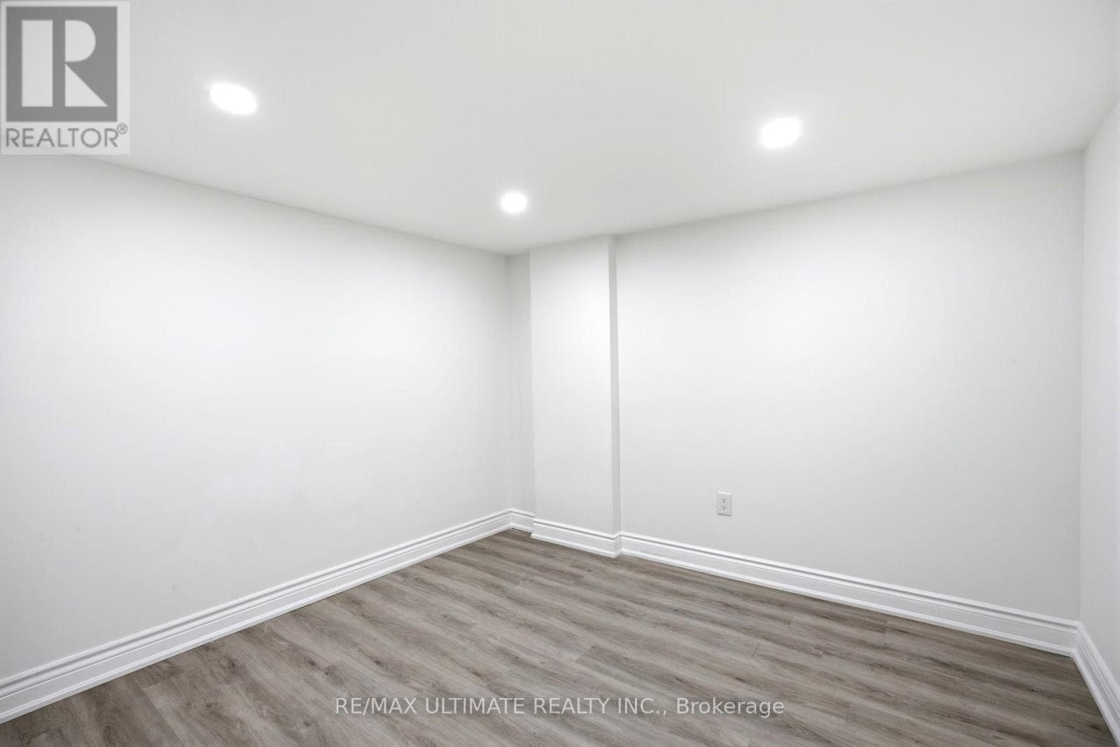 Single Family at 355 Culford Road, Toronto (Maple Leaf), Ontario - Photo 6 - RE/MAX Garden City Realty