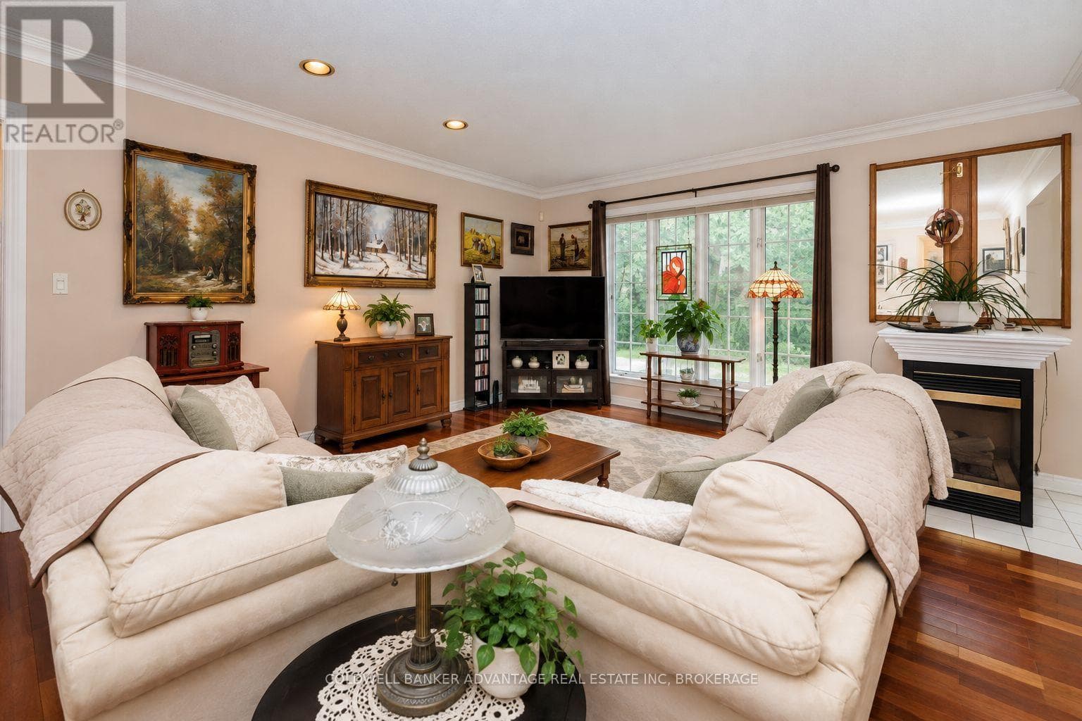 Single Family at 8165 Mount Olive Crescent, Niagara Falls (Mt. Carmel), Ontario - Photo 10 - RE/MAX Garden City Realty