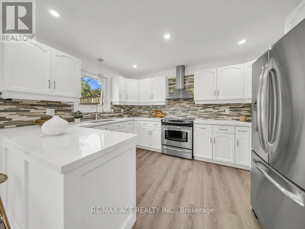 Single Family at 46 McLachlan Place, Guelph (Willow West/Sugarbush/West Acres), Ontario - Photo 10 - RE/MAX Garden City Realty