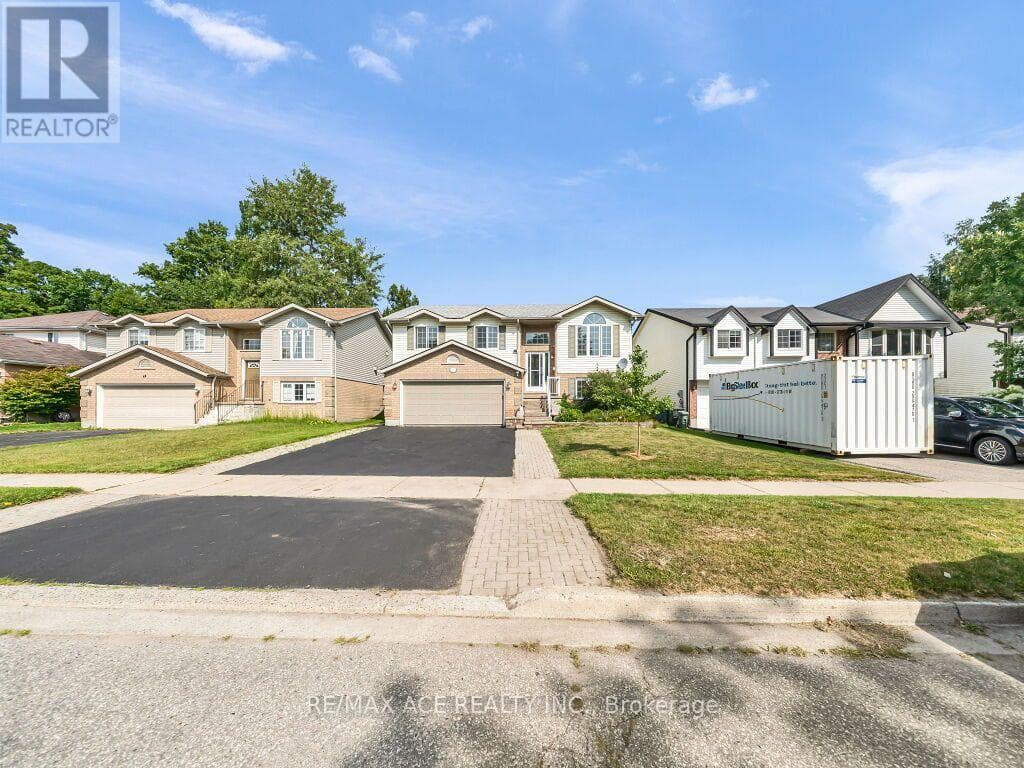 Single Family at 46 McLachlan Place, Guelph (Willow West/Sugarbush/West Acres), Ontario - Photo 2 - RE/MAX Garden City Realty