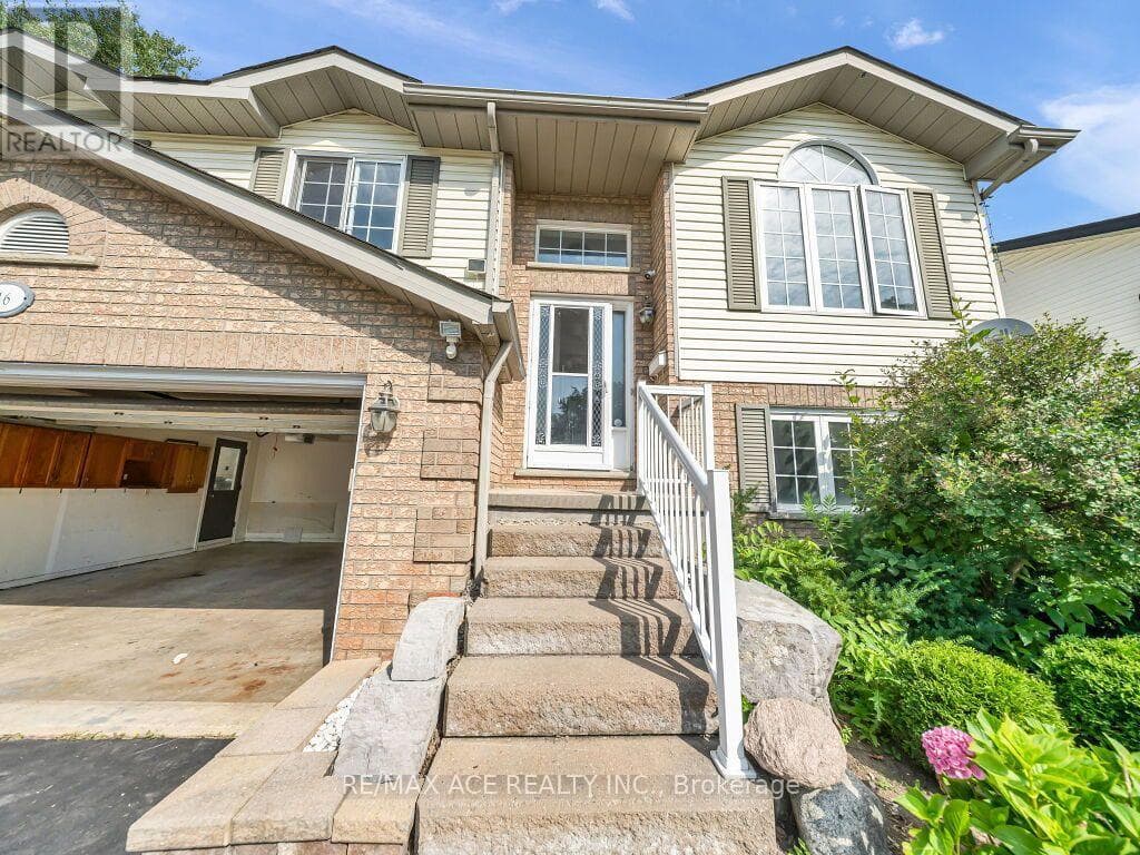Single Family at 46 McLachlan Place, Guelph (Willow West/Sugarbush/West Acres), Ontario - Photo 4 - RE/MAX Garden City Realty