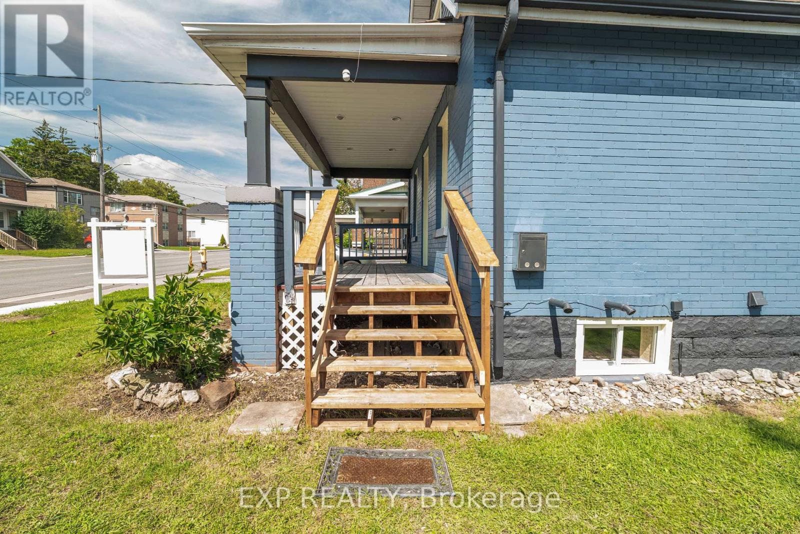 Single Family at 97 Park Road, Oshawa (Vanier), Ontario - Photo 4 - RE/MAX Garden City Realty
