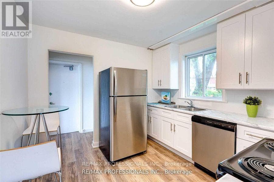 Multi-family at 2- 284 Gledhill Avenue, Toronto (Woodbine-Lumsden), Ontario - Photo 3 - RE/MAX Garden City Realty