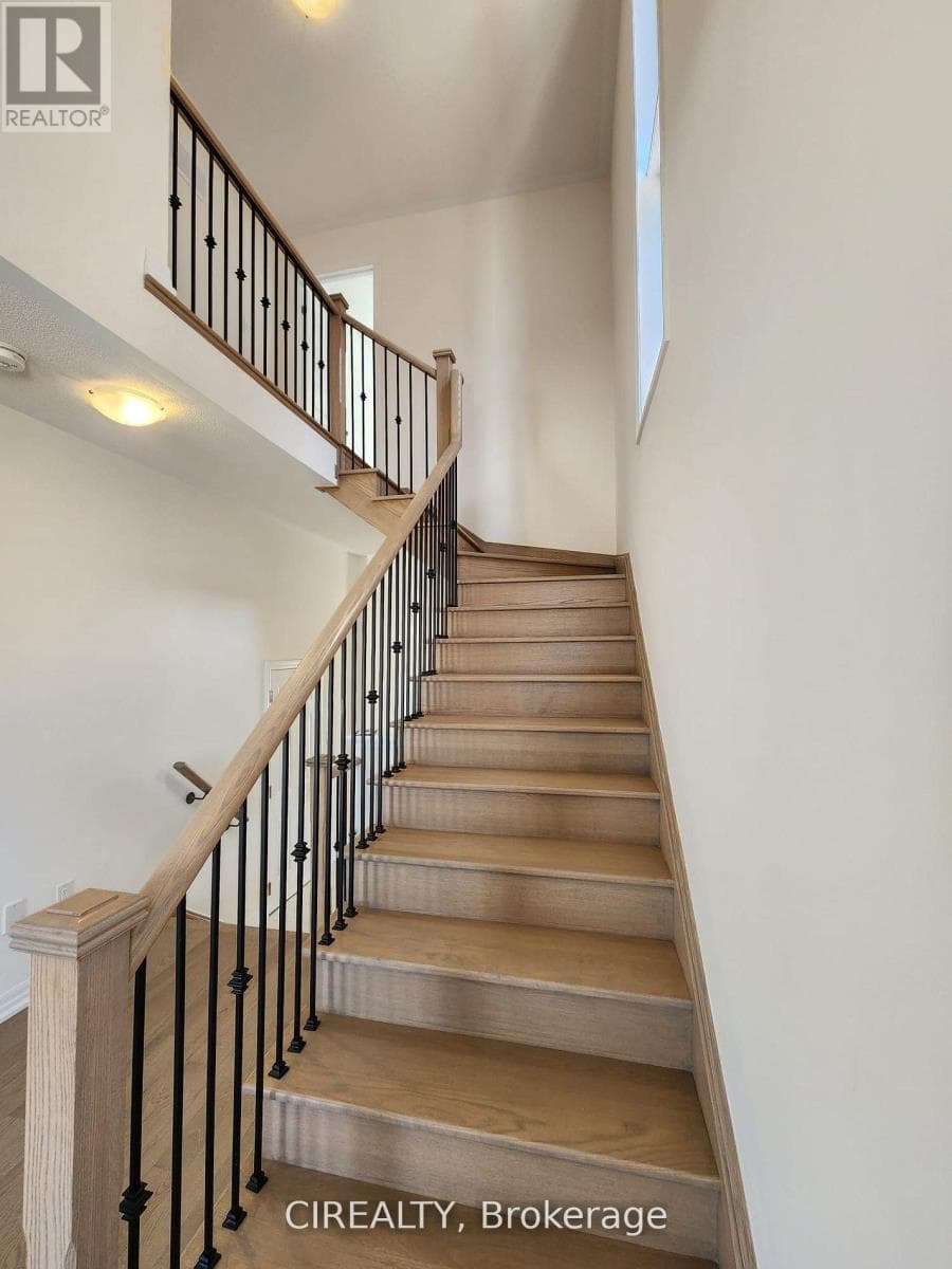 Single Family at 170 William Booth Avenue, Newmarket (Woodland Hill), Ontario - Photo 5 - RE/MAX Garden City Realty