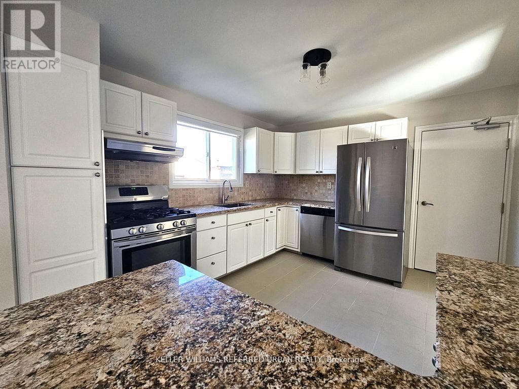 Single Family at Main- 976 Timmins Gardens, Pickering (West Shore), Ontario - Photo 4 - RE/MAX Garden City Realty