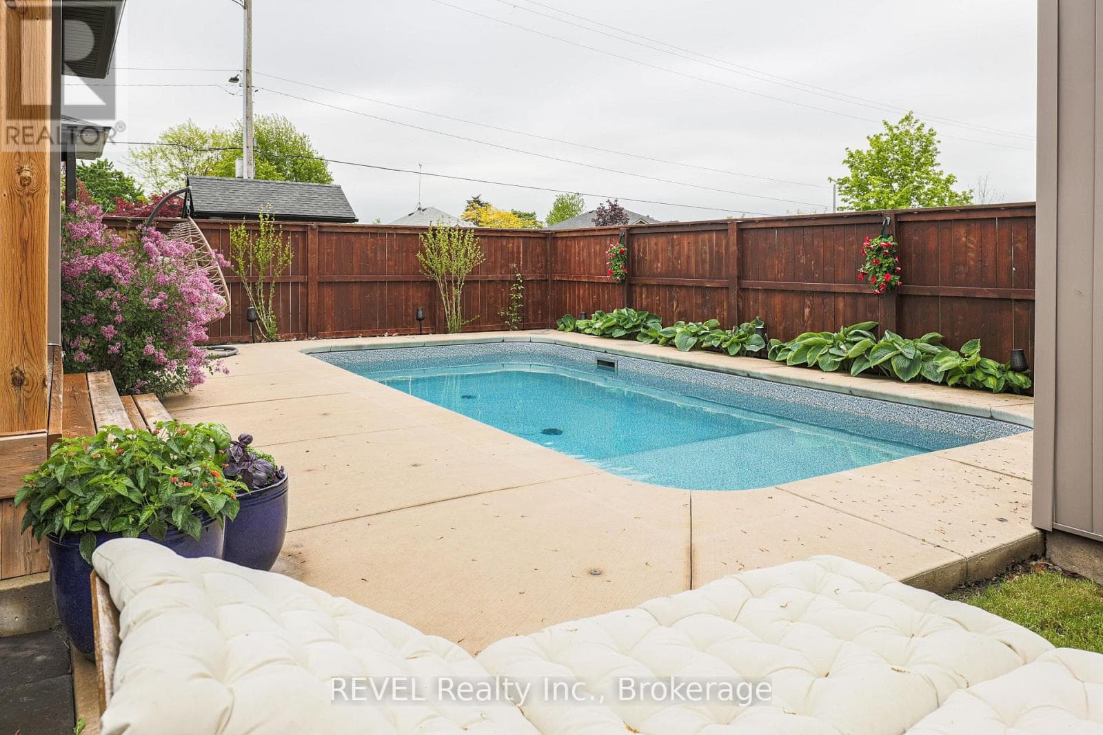 Single Family at 15 Willowbrook Drive, Welland (West Welland), Ontario - Photo 5 - RE/MAX Garden City Realty
