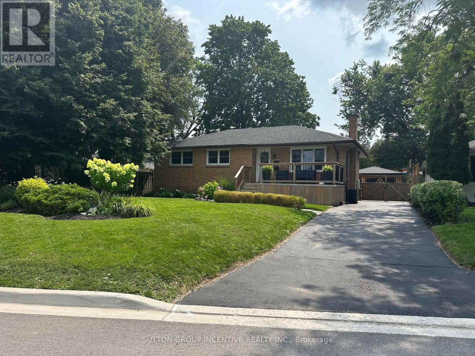 Single Family at 23 Northpark Road, Barrie (Wellington), Ontario - Photo 2 - RE/MAX Garden City Realty
