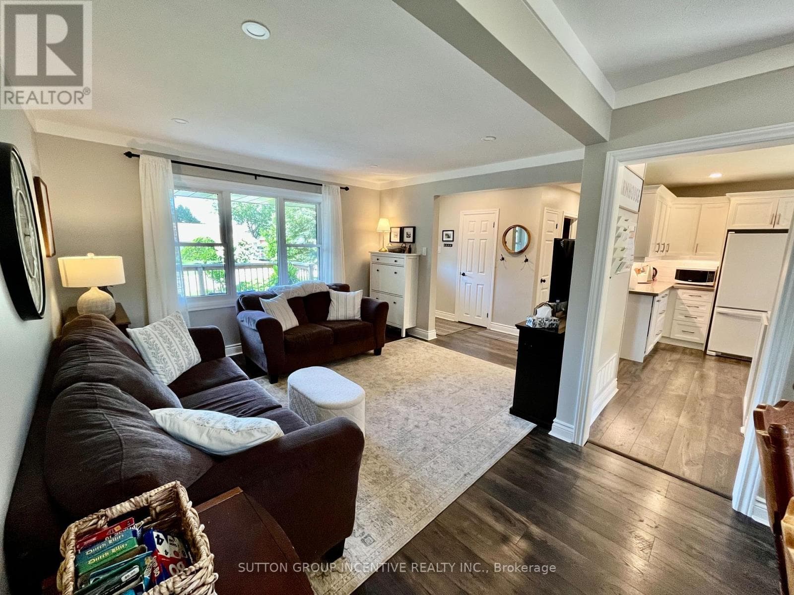 Single Family at 23 Northpark Road, Barrie (Wellington), Ontario - Photo 4 - RE/MAX Garden City Realty
