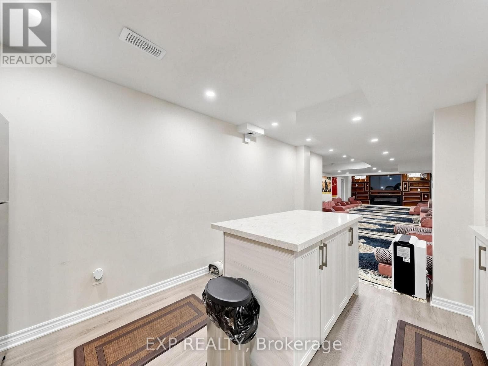 Single Family at Bsmt- 500 Mcgregor Farm Trail, Newmarket (Glenway Estates), Ontario - Photo 5 - RE/MAX Garden City Realty