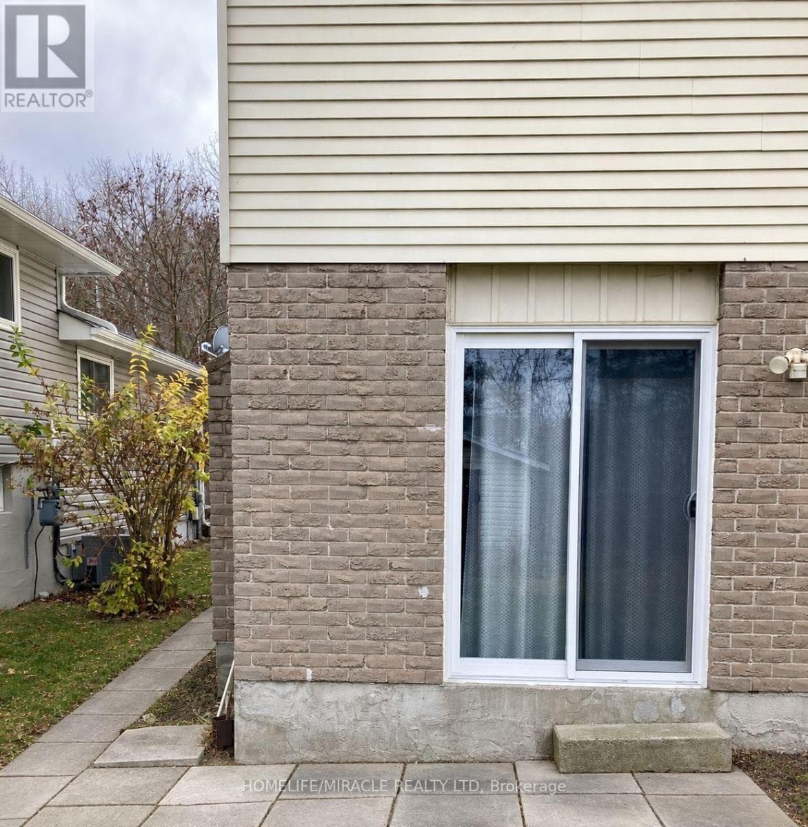 Single Family at 91 Limerick Street, Oshawa (Vanier), Ontario - Photo 9 - RE/MAX Garden City Realty