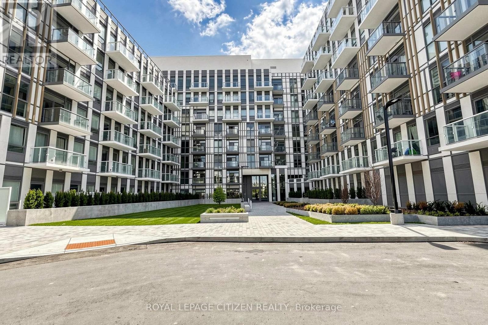 347- 1005 Dundas Street