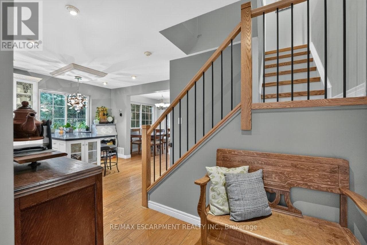 Single Family at 102 Ridge Road, Grimsby (Grimsby Escarpment), Ontario - Photo 6 - RE/MAX Garden City Realty