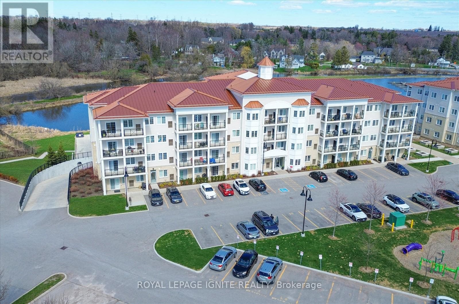 Single Family at 215- 80 Shipway Avenue, Clarington (Newcastle), Ontario - Photo 3 - RE/MAX Garden City Realty