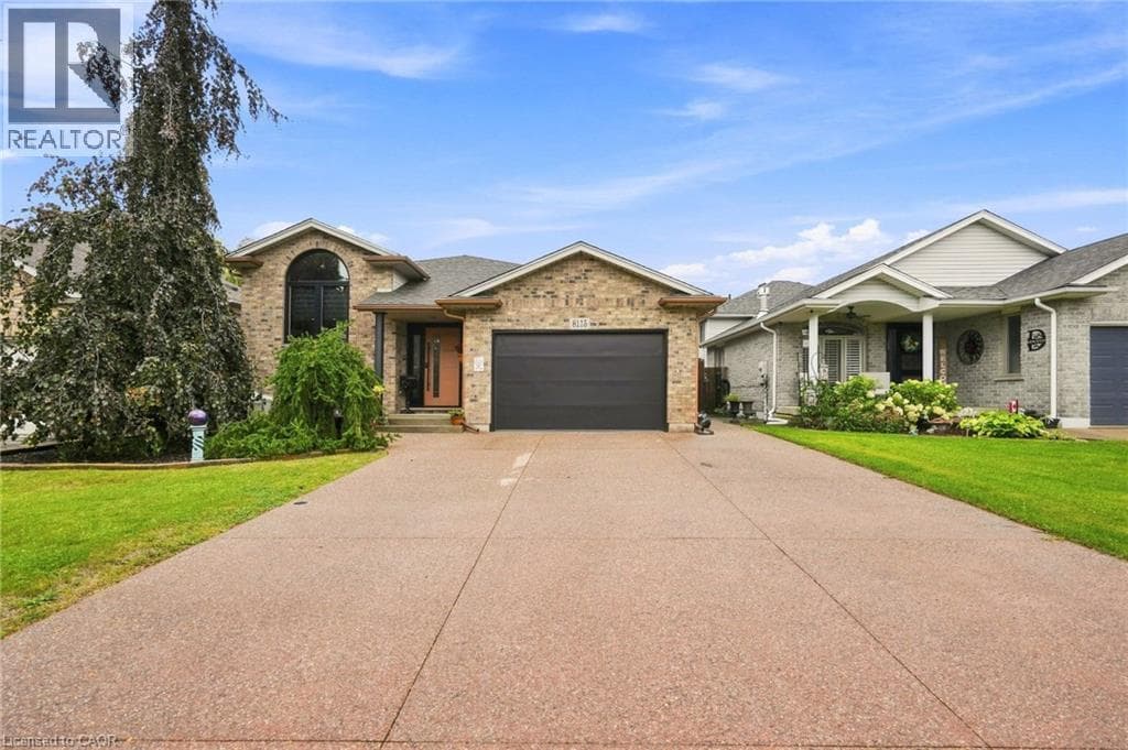 Single Family at 8115 BEAVER GLEN Drive, Niagara Falls, Ontario - Photo 3 - RE/MAX Garden City Realty