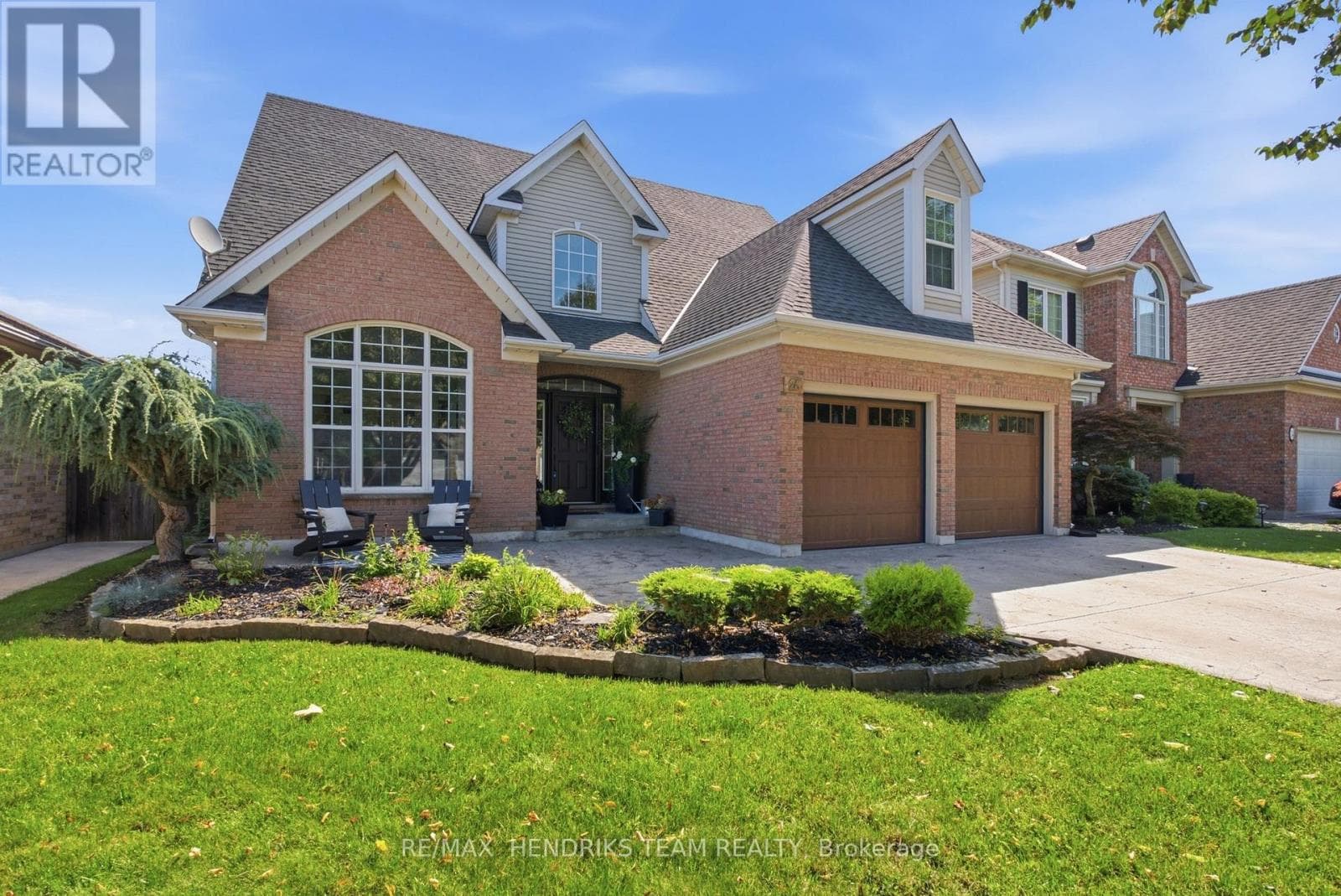 Single Family at 26 Countryside Drive, St. Catharines (Grapeview), Ontario - Photo 3 - RE/MAX Garden City Realty
