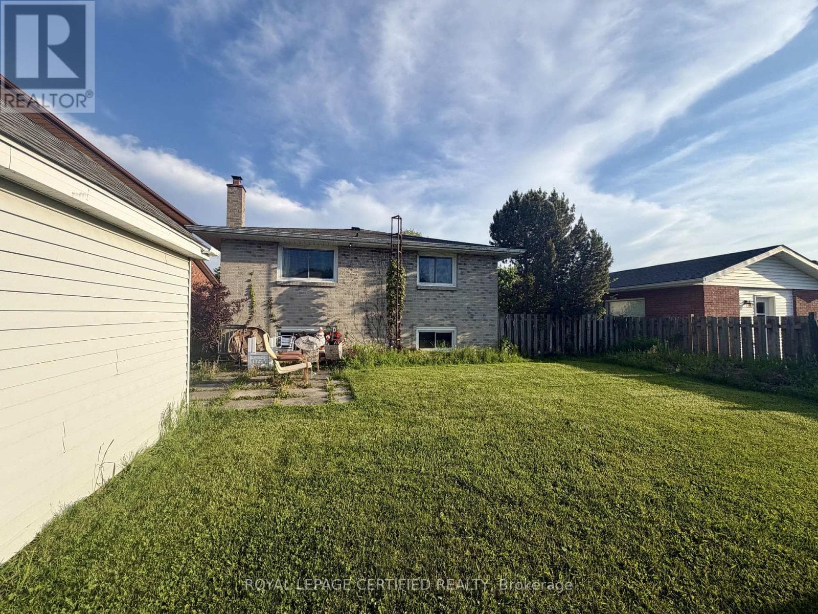 Single Family at 67 Mcdonagh Crescent, Thorold (Confederation Heights), Ontario - Photo 9 - RE/MAX Garden City Realty