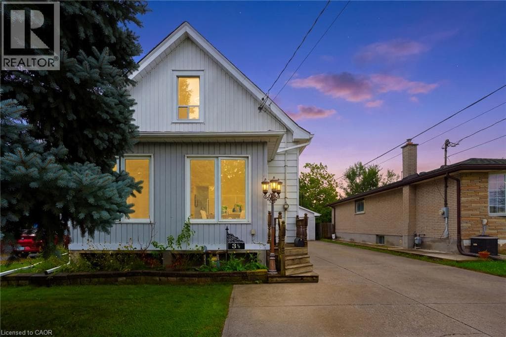 Single Family at 3 DUNDONALD Street, St. Catharines, Ontario - Photo 2 - RE/MAX Garden City Realty