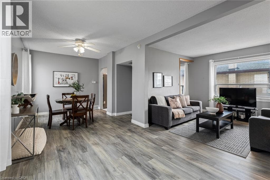 Single Family at 3 DUNDONALD Street, St. Catharines, Ontario - Photo 6 - RE/MAX Garden City Realty