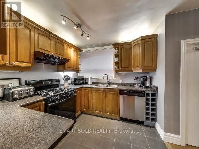 Single Family at Main Floor- 720 Coxwell Avenue, Toronto (Danforth), Ontario - Photo 7 - RE/MAX Garden City Realty