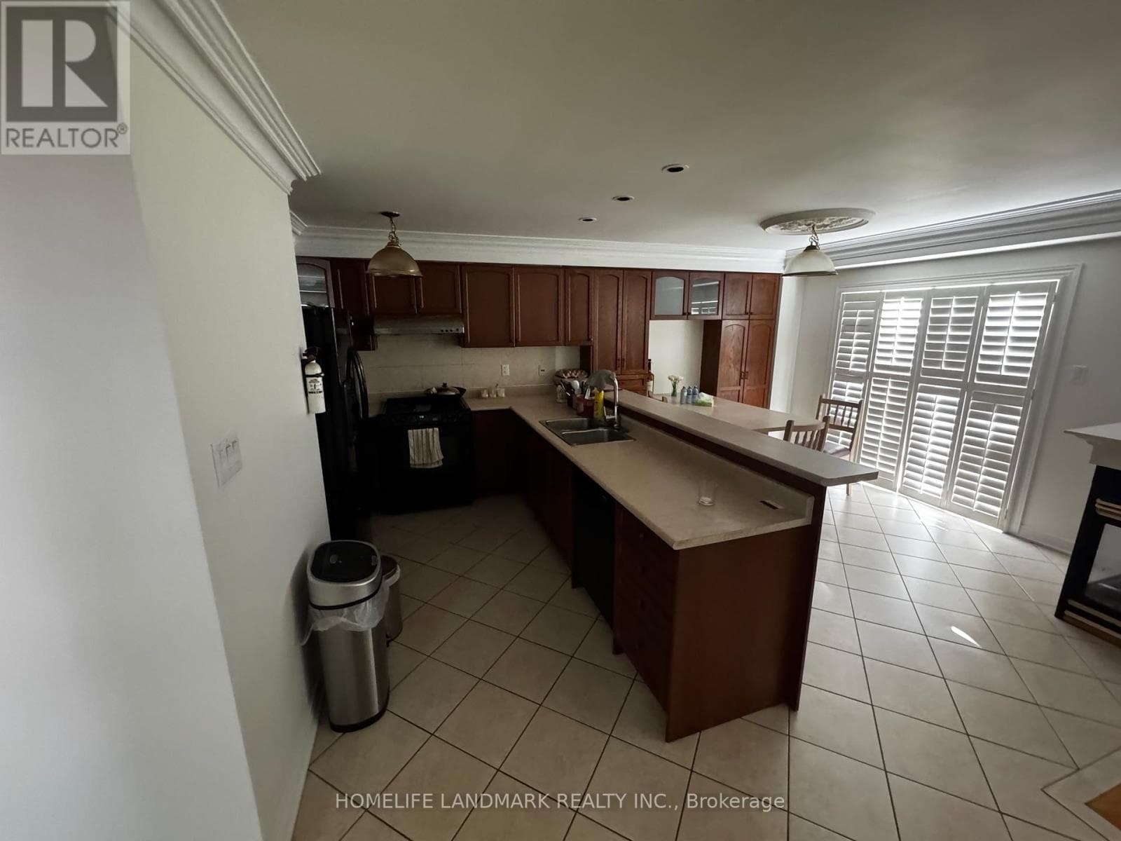 Single Family at 33 Ramsgate Court, Markham (Milliken Mills East), Ontario - Photo 5 - RE/MAX Garden City Realty