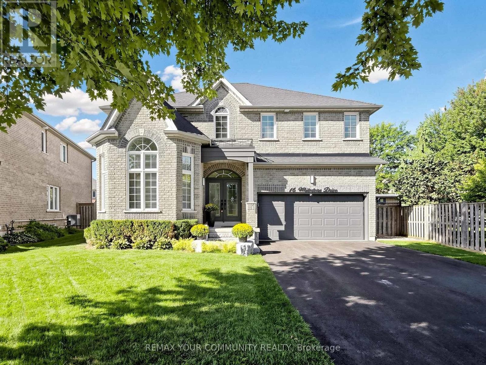 16 Whitestone Drive