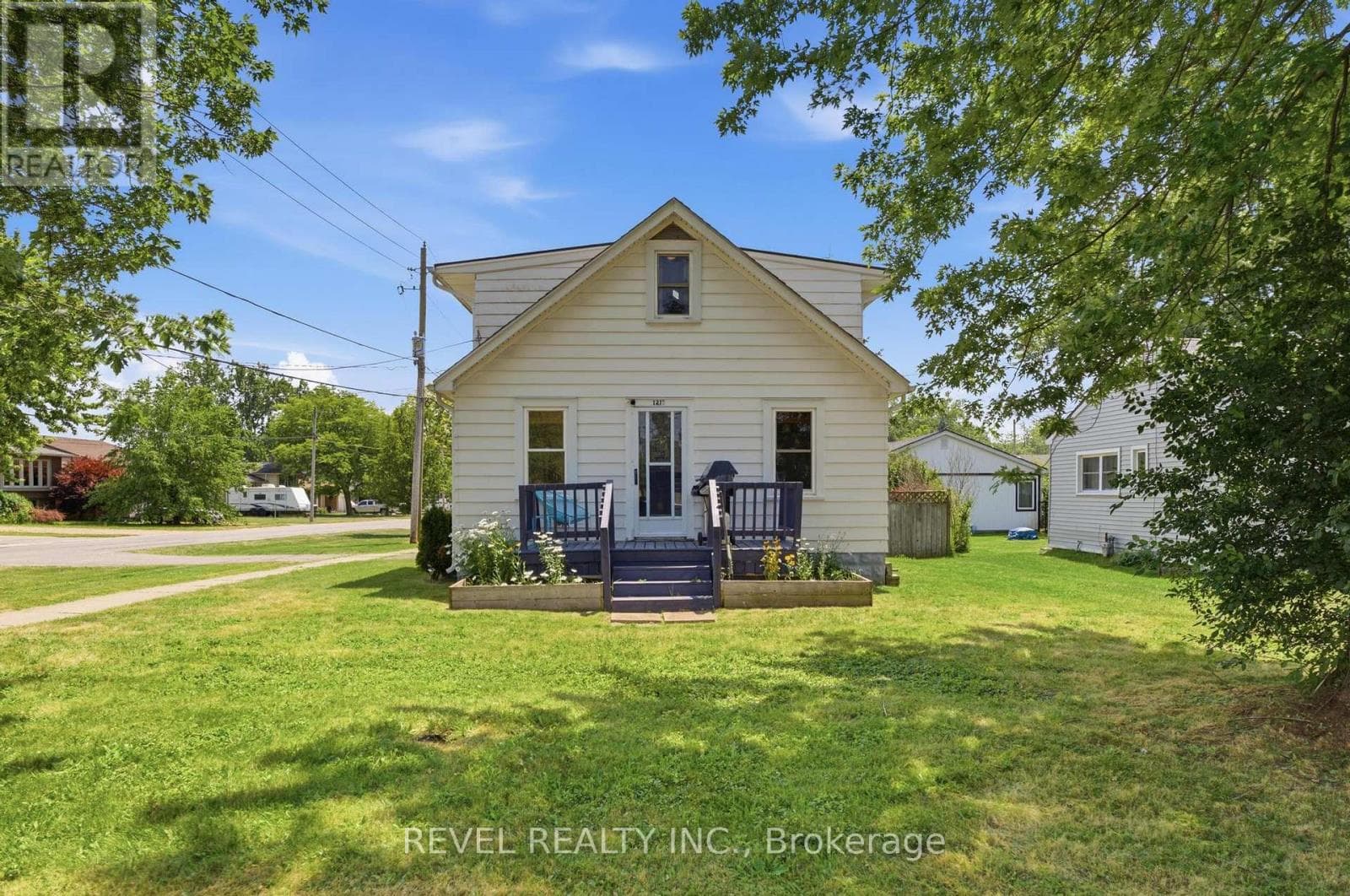 1217 ORCHARD Avenue
