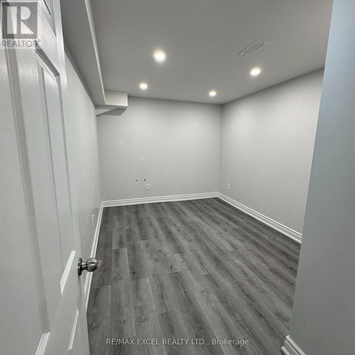 Single Family at Bsmt- 102 Galbraith Crescent, Markham (Milliken Mills East), Ontario - Photo 7 - RE/MAX Garden City Realty